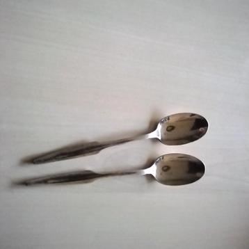 2 verzilverde (90) lepeltjes kroontje beschikbaar voor biedingen
