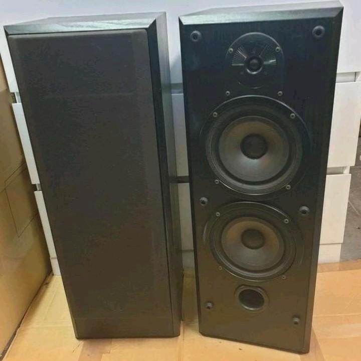 Bowers en wilkins v203 luidsprekers 1981-1991 95 watt, Audio, Tv en Foto, Luidsprekers, Front, Rear of Stereo speakers, 60 tot 120 watt