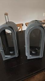 Twee lantaarns, Huis en Inrichting, Woonaccessoires | Kandelaars en Kaarsen, Ophalen of Verzenden, Zo goed als nieuw, Minder dan 25 cm