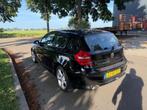 BMW 1-serie 118i clima afneembaar trekhaak, Auto's, 1-Serie, 65 €/maand, Achterwielaandrijving, Zwart