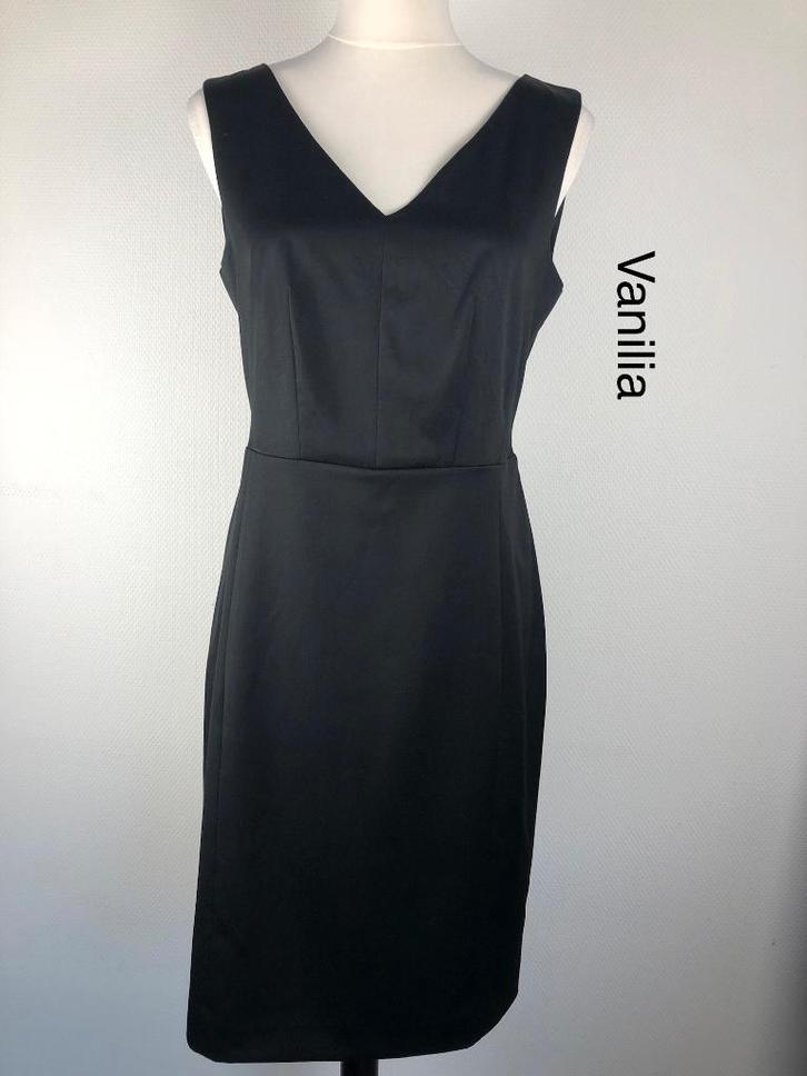 Vanilia Jurk  (mt: 38) 8,5/6988, Kleding | Dames, Jurken, Zo goed als nieuw, Maat 38/40 (M), Zwart, Knielengte, Ophalen of Verzenden