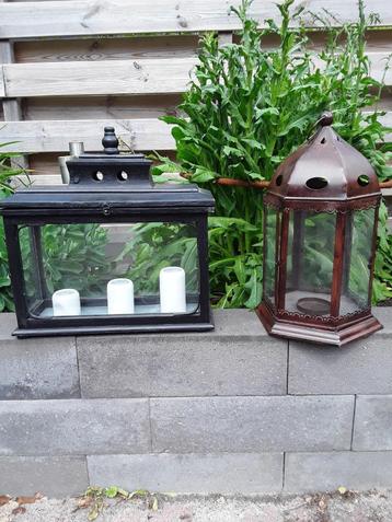 zwart houten windlicht. bruin metalen windlicht beschikbaar voor biedingen