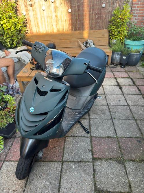 Piaggio zip 2t 70cc, Fietsen en Brommers, Scooters | Piaggio, Zo goed als nieuw, Zip, Tweetakt, Ophalen
