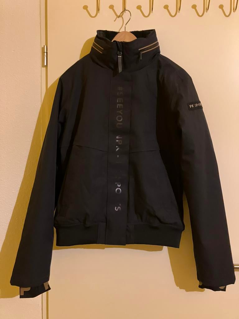 PK Jacket jas Zoom Ebony mt. L donkerblauw, Kleding | Dames, Jassen | Winter, Blauw, Maat 42/44 (L), Nieuw, Ophalen of Verzenden