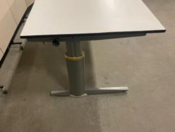 Bureau met slinger en kabelgoot 180x80xH62-84 cm, 190stuks - afbeelding 7