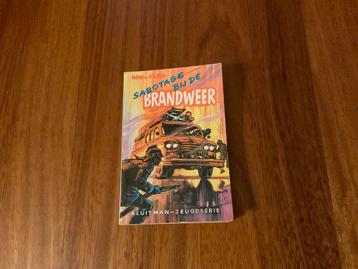 Sabotage bij de Brandweer - Jeugdboek door Henk van Delden beschikbaar voor biedingen