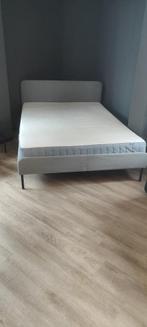 Bed with mattress, Huis en Inrichting, Slaapkamer | Bedden, Ophalen, Overige materialen, Tweepersoons, 140 cm