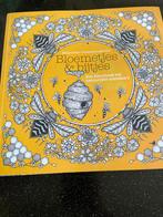 Bloemetjes & bijtjes kleurboek, Ophalen of Verzenden, Zo goed als nieuw, Tekenen en Schilderen, Geschikt voor kinderen