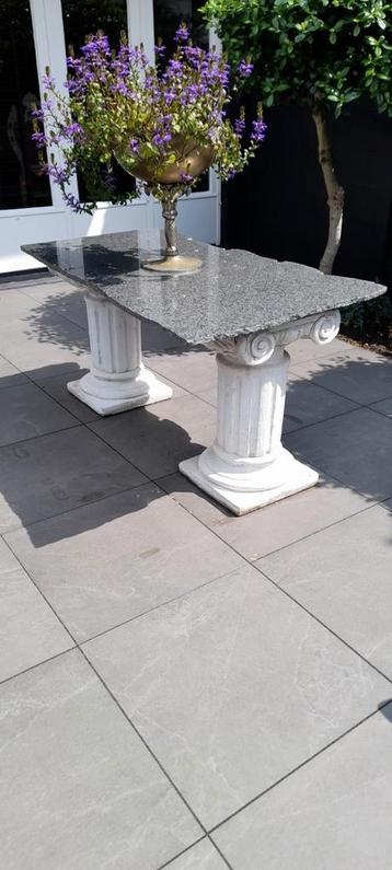 tuintafel romeins beschikbaar voor biedingen