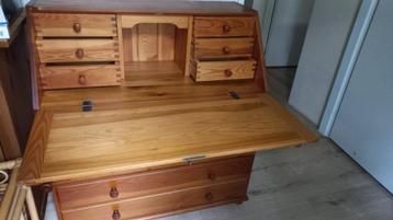 Mooie  massiefgrenen secretaire beschikbaar voor biedingen