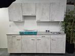 NIEUWE BRUYNZEEL Betonwit PANTRY ca. 240 cm INNOVARE OUTLET, Verzenden, Nieuw, Enkelwandige keuken, 5491DE