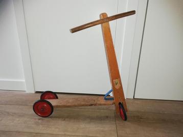 Brocante Oude Kinderstep beschikbaar voor biedingen
