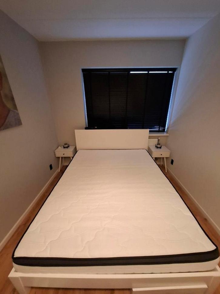 Matras 160200, Huis en Inrichting, Slaapkamer | Bedden, Zo goed als nieuw, Eenpersoons, 160 cm, 200 cm, Stof, Wit, Ophalen of Verzenden