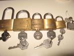 5 Messing hangsloten o.a. 45mm en kleiner & 3 mini's, Ophalen of Verzenden, Gebruikt, Koper of Messing, Slot