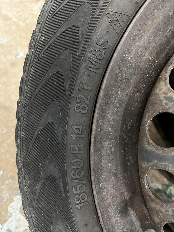 Winterbanden met velgen 185/60 R14 vw polo, Auto-onderdelen, Banden en Velgen, Banden en Velgen, Winterbanden, 14 inch, 185 mm