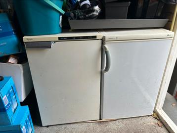 Vriezer 85 cm hoog - 55 cm breed beschikbaar voor biedingen