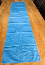 Blauwe tafelloper lengte 1.45 cm., Huis en Inrichting, Keuken | Textiel, Blauw, Ophalen of Verzenden, Zo goed als nieuw