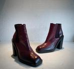 Vic Matié design hoge hakken enkel laarzen wijn rood 38, Kleding | Dames, Schoenen, Ophalen of Verzenden, Zo goed als nieuw, Rood