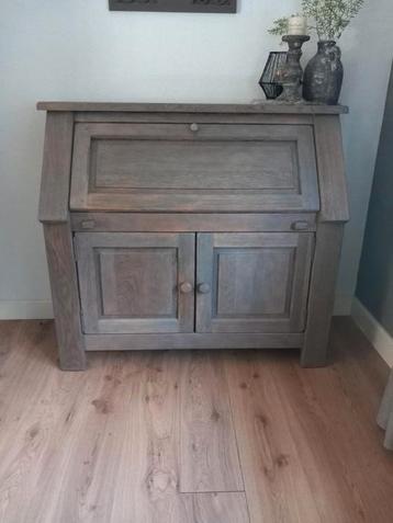 Massief eiken secretaire/computerkast beschikbaar voor biedingen