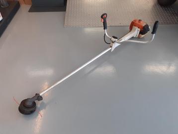 Stihl FS 400 bosmaaier met 2 draads maaibol, Opknapper beschikbaar voor biedingen