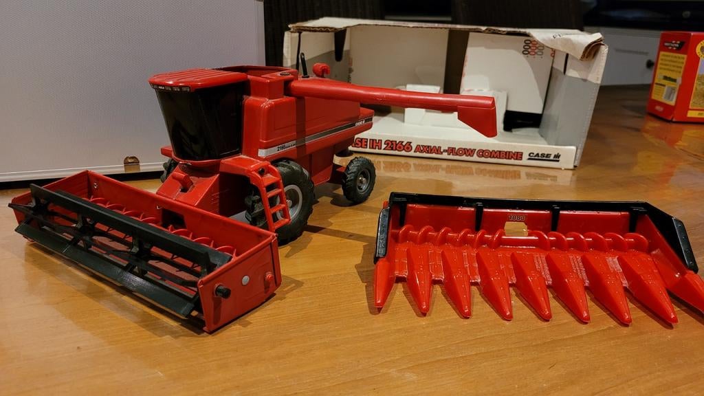 Case IH Axial-Flow Combine - Model Landbouwvoertuig, Overige merken, Gebruikt, Tank, 1:32 tot 1:50