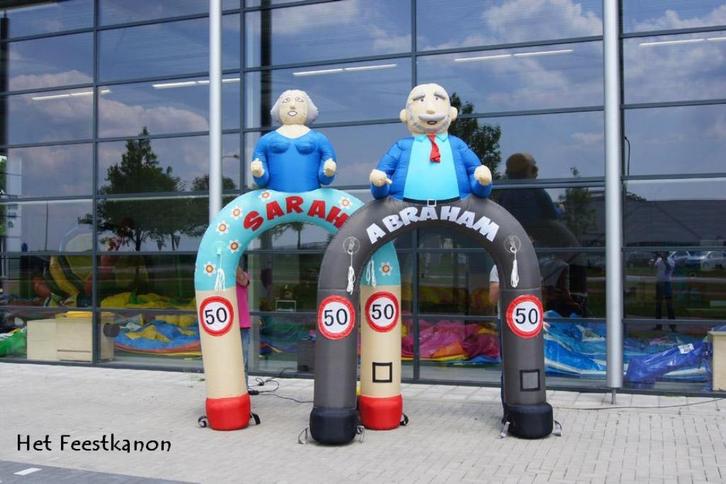 Abraham en Sarah feestboog opblaasfiguur te huur en andere!, Hobby en Vrije tijd, Feestartikelen | Verhuur, Zo goed als nieuw