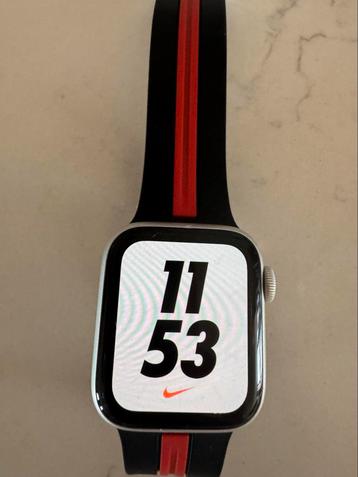 Apple Watch Series 5 40mm Cellular Nike versie met esim! beschikbaar voor biedingen