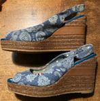 zomerschoenen met sleehak, Blauw, Overige typen, Ophalen of Verzenden, Zo goed als nieuw