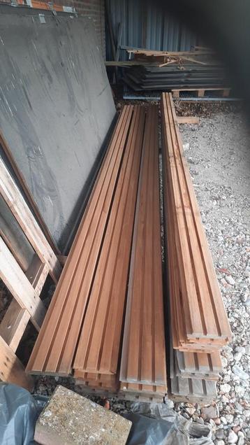 Planken/tuinschermen/tuinkast,divers beschikbaar voor biedingen