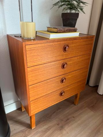 Midcentury teakhout ladekast (jaren ‘60s) beschikbaar voor biedingen