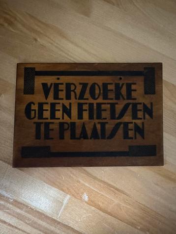 Antiek houten bordje Geen Fietsen plaatsen beschikbaar voor biedingen