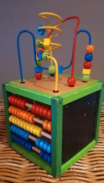 speelkubus met telraam, activiteiten kubus. beschikbaar voor biedingen