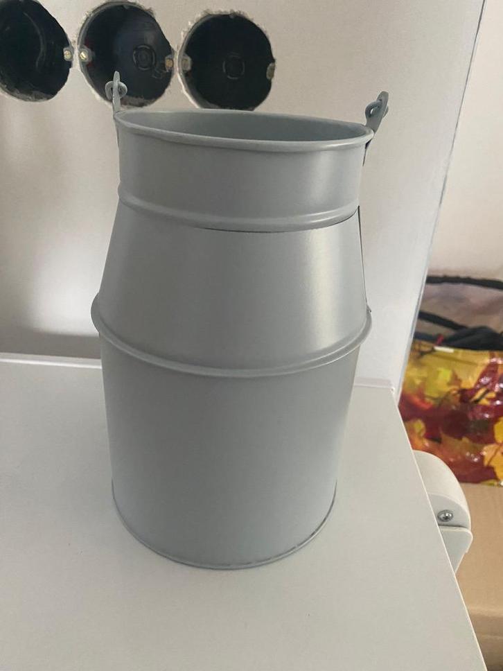 Leuke kleine nieuwe melkbus, Tuin en Terras, Bloempotten, Nieuw, Metaal, Binnen, Balkon, Tuin, Minder dan 25 cm, Rond, Ophalen of Verzenden