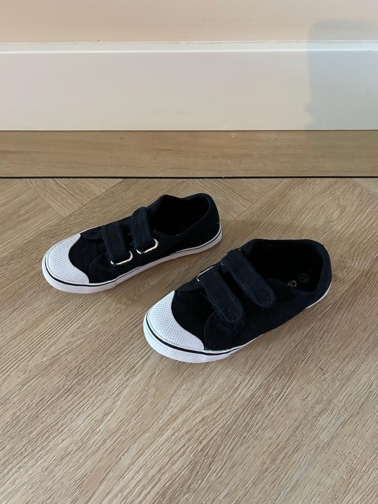 Zwarte gymschoenen met klittenband, Panther, maat 28, Kinderen en Baby's, Kinderkleding | Schoenen en Sokken, Zo goed als nieuw