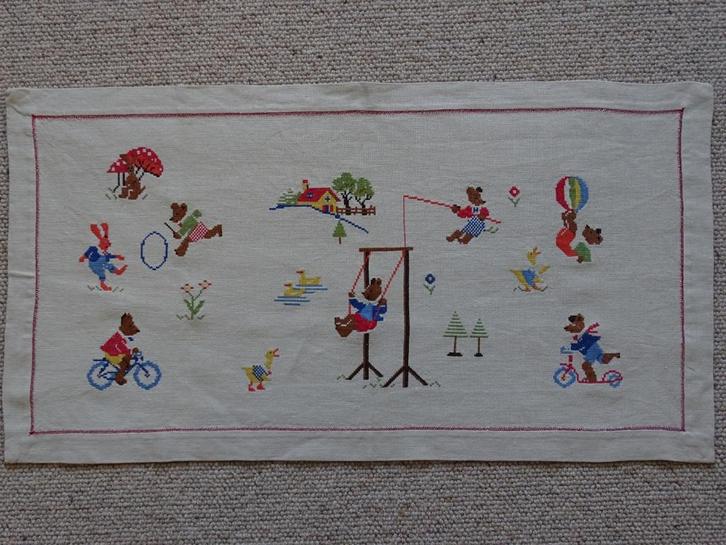 Wandkleed, SPELENDE BEERTJES, gaaf, Hobby en Vrije tijd, Borduren en Borduurmachines, Gebruikt, Overige typen, Handborduren, Ophalen of Verzenden