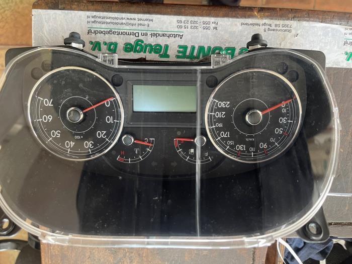 Kilometerteller KM van een Fiat Punto, Auto-onderdelen, Dashboard en Schakelaars, Fiat, Gebruikt, 3 maanden garantie