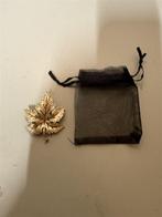 Vintage Trifari gouden blad broche - goud kleurig, Sieraden, Tassen en Uiterlijk, Broches, Nieuw, Ophalen of Verzenden, Nvt, Nvt