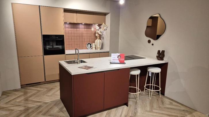 Showroomkeuken Superkeukens Cruquius - Sevilla / Empoli, Huis en Inrichting, Keuken | Complete keukens, Zo goed als nieuw, Overige typen