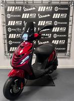 PIAGGIO ZIP 45 km/h, BWJ 2021 CANDY RED FULL BROM !!, Fietsen en Brommers, Scooters | Piaggio, Ophalen, Maximaal 45 km/u, Zip