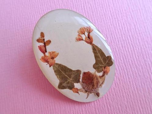 jwg Vintage 70s droogbloemen droogbloem bloem broche creme, Sieraden, Tassen en Uiterlijk, Antieke sieraden, Broche, Overige materialen