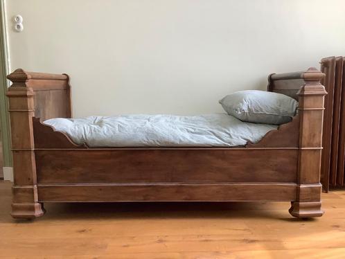 Antiek bed notenhout, Antiek en Kunst, Antiek | Meubels | Bedden, Ophalen
