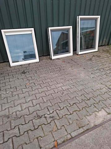 Te koop meerdere kunststof kozijnen. beschikbaar voor biedingen