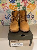 Timberland maat 35, Beige, Lage of Enkellaarzen, Ophalen of Verzenden, Zo goed als nieuw