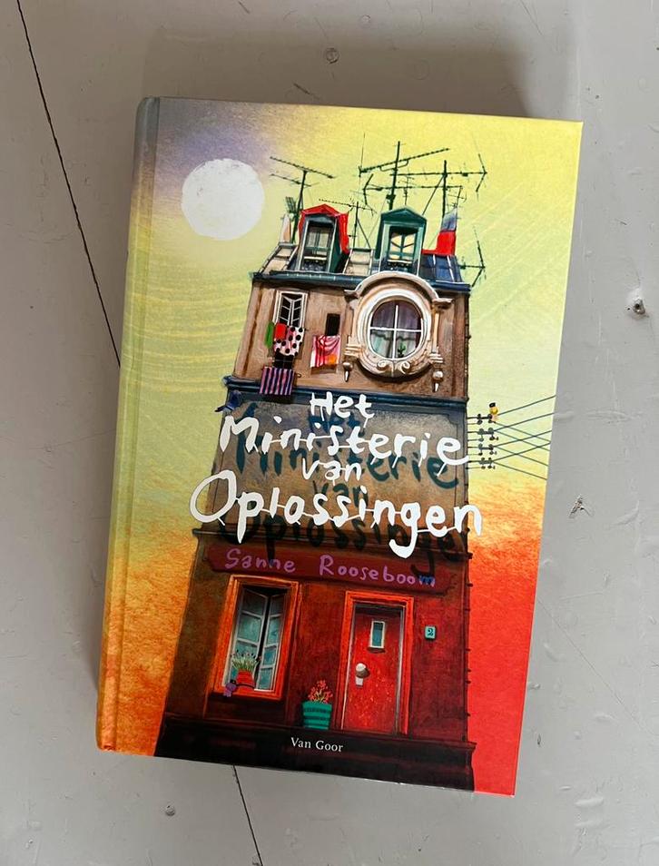 Sanne Rooseboom - Het ministerie van Oplossingen, Boeken, Kinderboeken | Jeugd | 10 tot 12 jaar, Ophalen of Verzenden