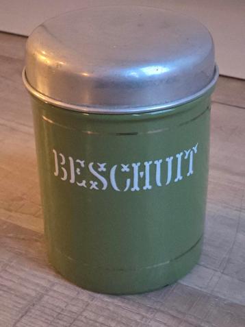 Prachtig mooi antiek emaille reseda groen

Beschuit blik €45 beschikbaar voor biedingen