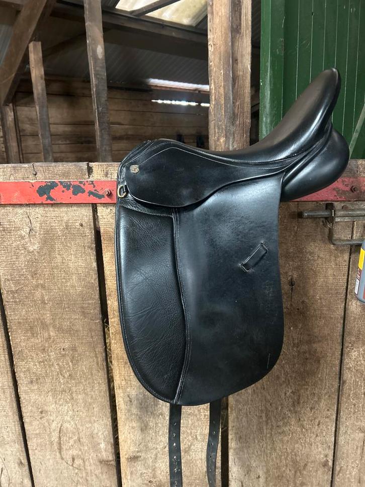 Super fijn massimo zadel., Dieren en Toebehoren, Paarden en Pony's | Hoofdstellen en Tuigage, Zo goed als nieuw, Dressuur, Ophalen of Verzenden