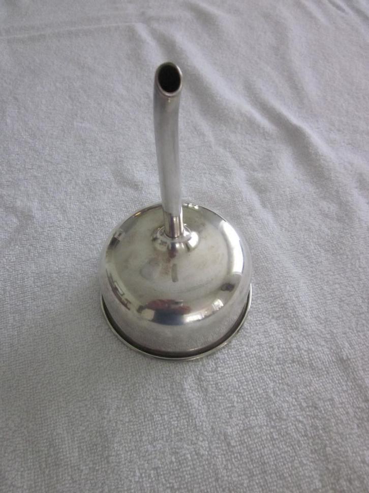 Wijntrechter met zeef lengte 15 cm diameter bovenzijde 10 cm, Antiek en Kunst, Antiek | Keukenbenodigdheden, Ophalen of Verzenden