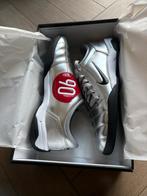 Nike Total 90 metallic silver maat 43, Kleding | Heren, Ophalen, Overige kleuren, Nike, Nieuw