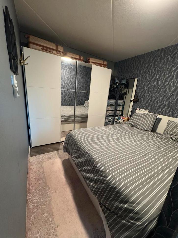 (BIEDEN) Complete Slaapkamer met Kledingkast, Huis en Inrichting, Kasten | Kledingkasten, Zo goed als nieuw, 200 cm of meer, 150 tot 200 cm