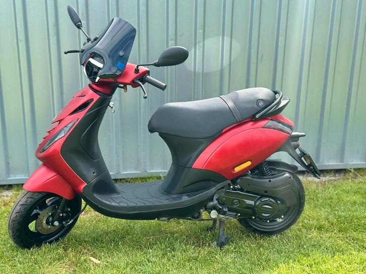 Piaggio zip / 2020 / brom / als nieuw / garantie, Fietsen en Brommers, Scooters | Piaggio, Zo goed als nieuw, Zip, Maximaal 45 km/u